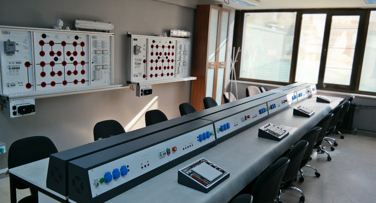 Üçüncü Binyıl Akademi PLC ve Otomatik Kumanda Eğitim Laboratuvarı